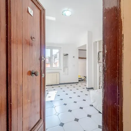 New!apt 2 Min Walk From The Of Voltri *