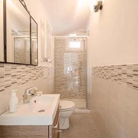 New!apt 2 Min Walk From The Of Voltri *