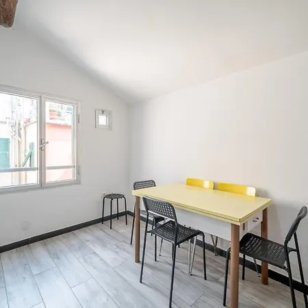 New!apt 2 Min Walk From The Of Voltri Apartman Genova
